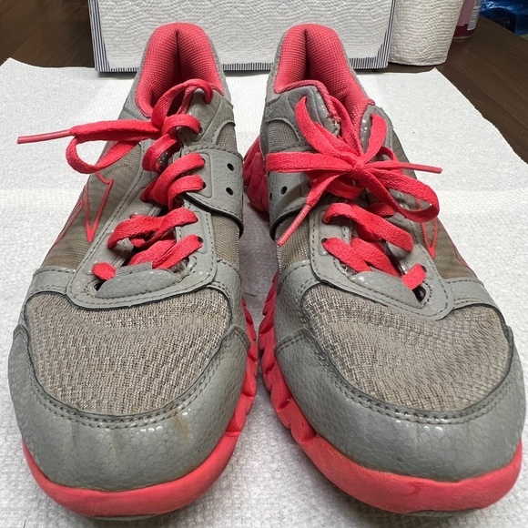 Womens sz US 8 REEBOK Zigtech Shark 3D Fuse Frame Running Shoes - Picture 3 of 11